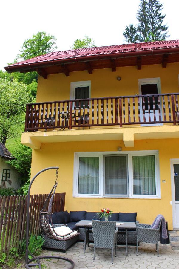 Casuta De Langa Padure Hotel Moeciu De Sus Exterior photo